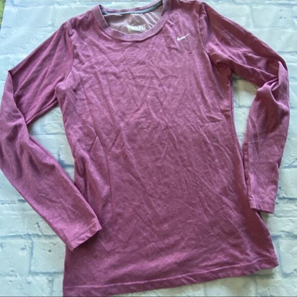 Nike Dri Fit Slim Fit Knit Long Sleeve Top EUC Medium - Picture 2 of 7